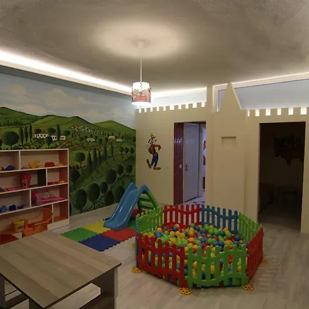 Szálloda Daisy Garden 3*