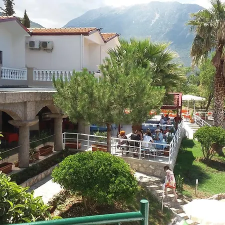 Daisy Garden Hotel