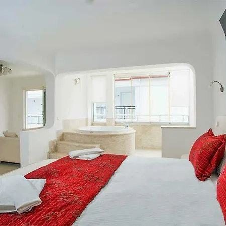 Daisy Garden Hotel 3*